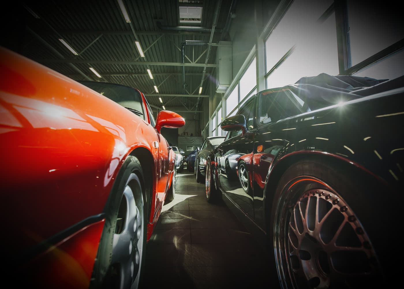 Vehículos en el taller, fotografía del sitio de Jotamotors